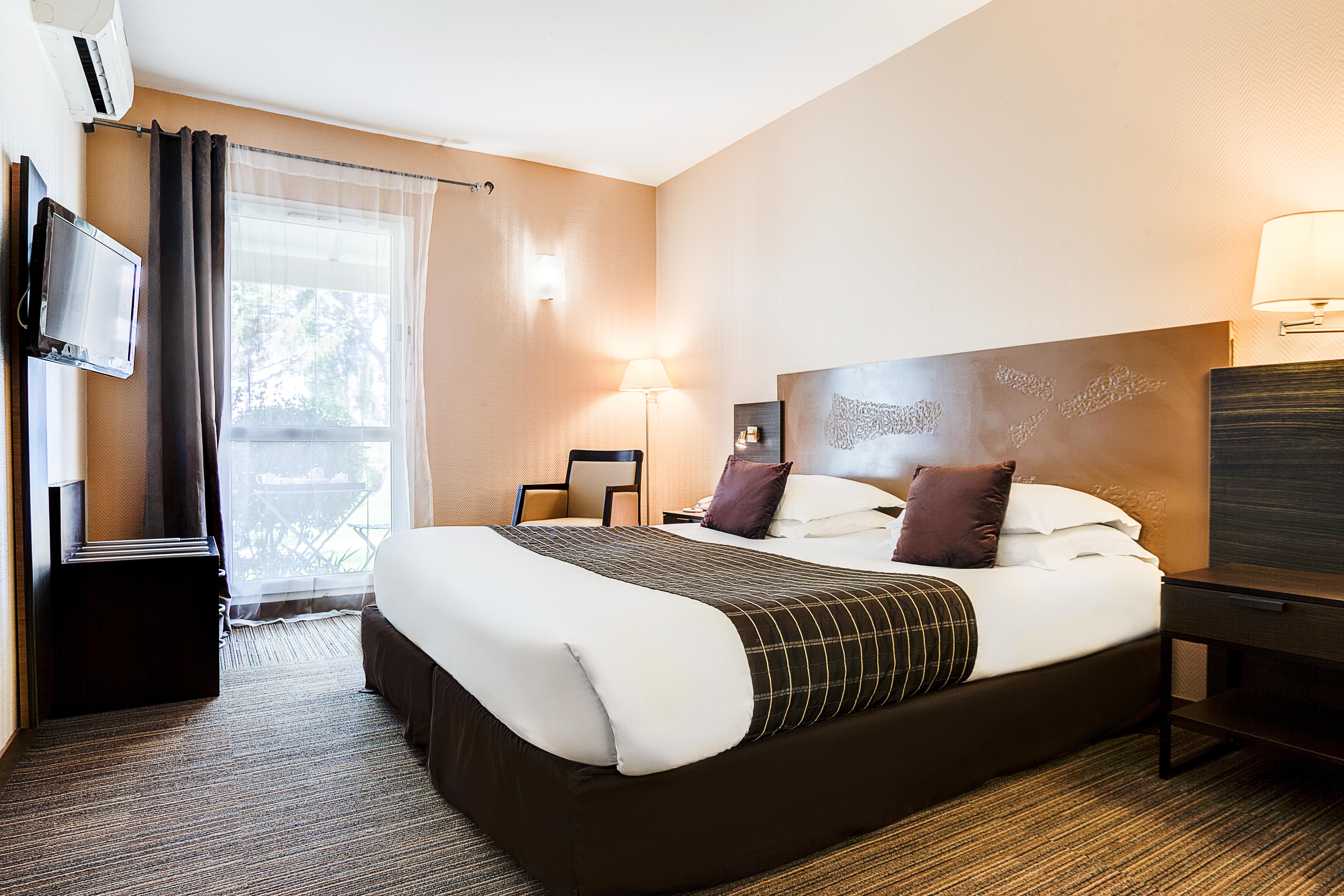 Sowell Hotels Domaine De La Petite Isle L'Isle-sur-la-Sorgue Kültér fotó