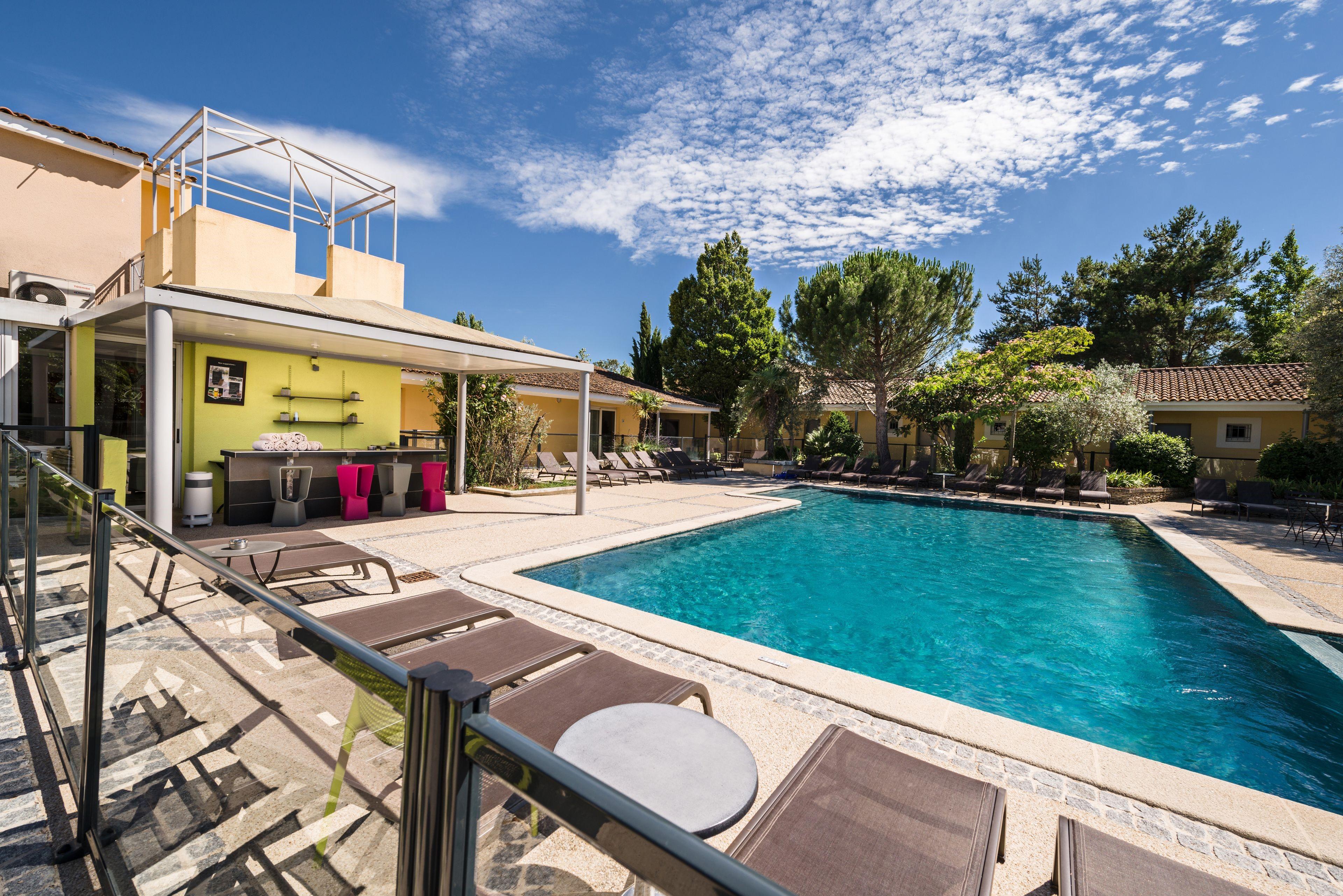 Sowell Hotels Domaine De La Petite Isle L'Isle-sur-la-Sorgue Kültér fotó