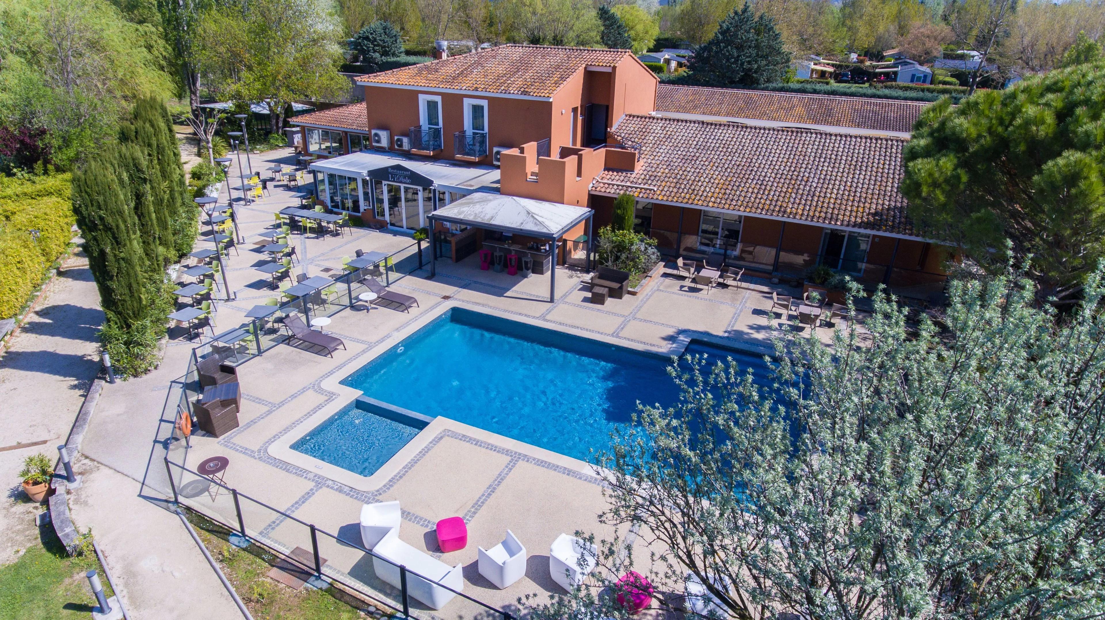 Sowell Hotels Domaine De La Petite Isle L'Isle-sur-la-Sorgue Kültér fotó