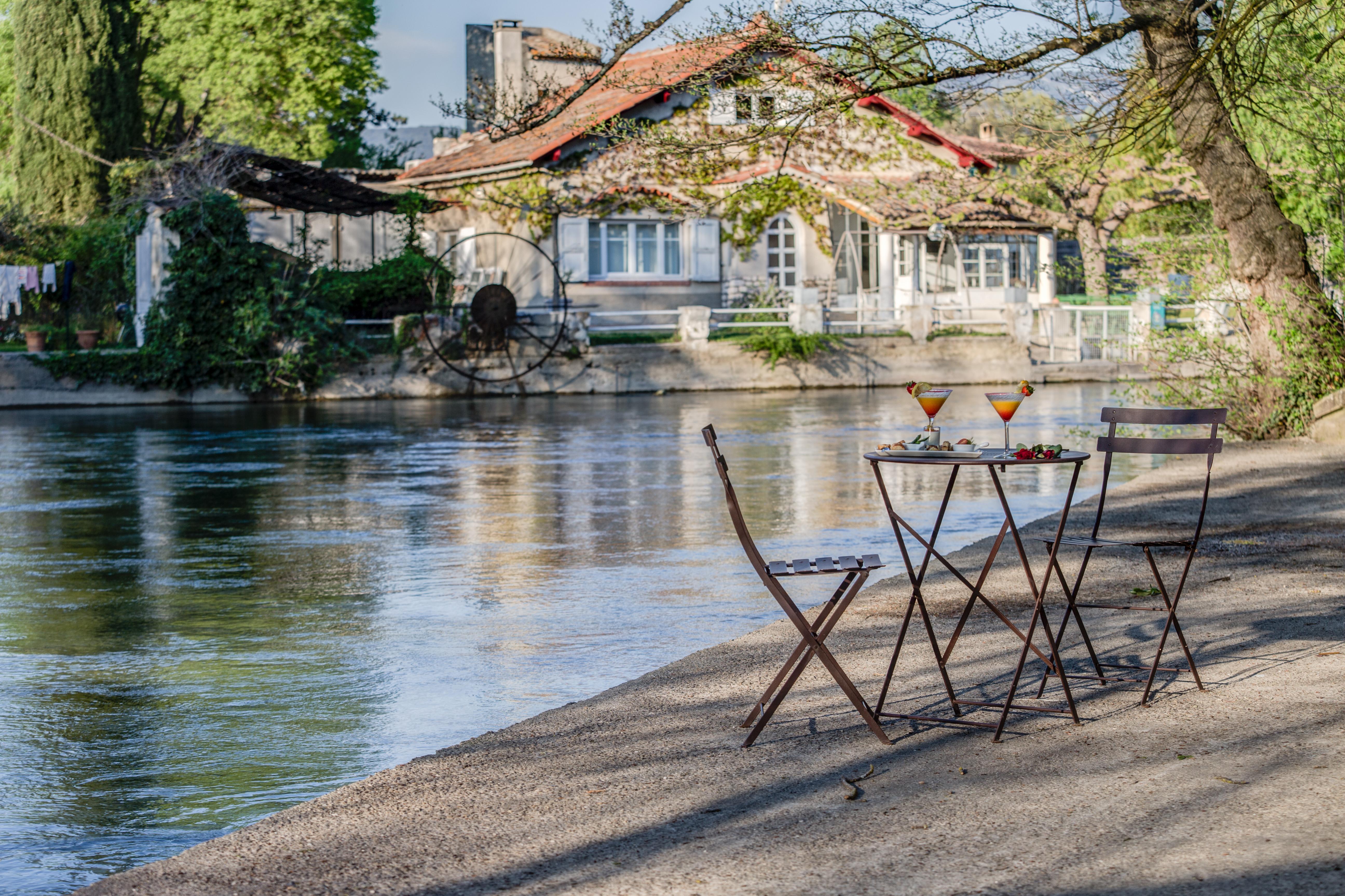 Sowell Hotels Domaine De La Petite Isle L'Isle-sur-la-Sorgue Kültér fotó