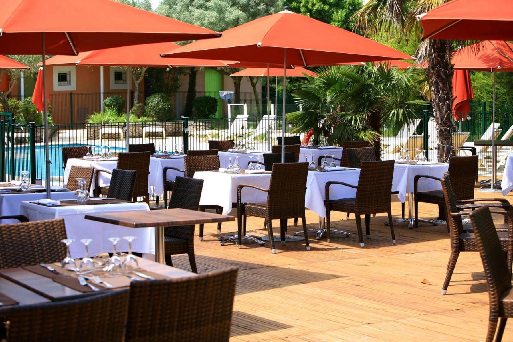 Sowell Hotels Domaine De La Petite Isle L'Isle-sur-la-Sorgue Kültér fotó