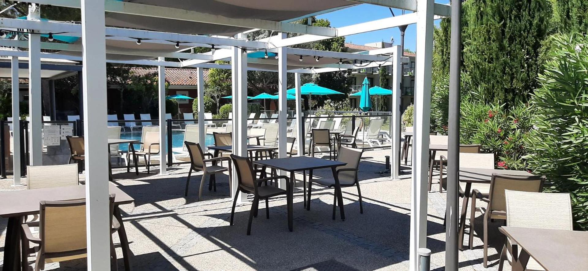 Sowell Hotels Domaine De La Petite Isle L'Isle-sur-la-Sorgue Kültér fotó