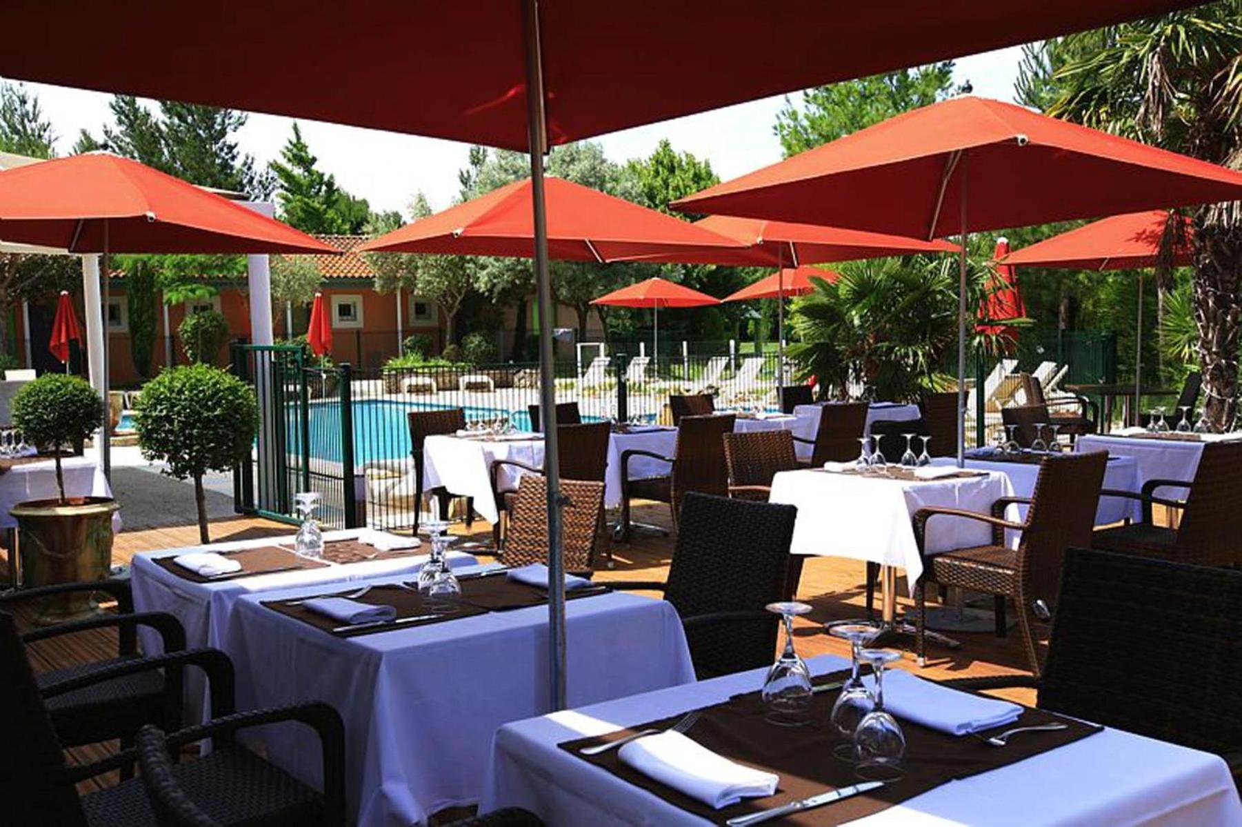 Sowell Hotels Domaine De La Petite Isle L'Isle-sur-la-Sorgue Kültér fotó